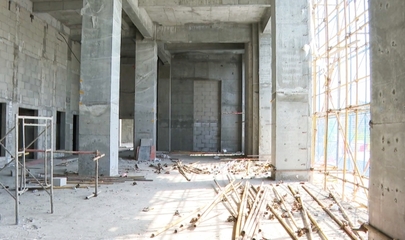 實(shí)干爭(zhēng)先 向“新”而行 烏蘇市九蓮泉大酒店項(xiàng)目主體封頂，總投資3億元助力城市升級(jí)